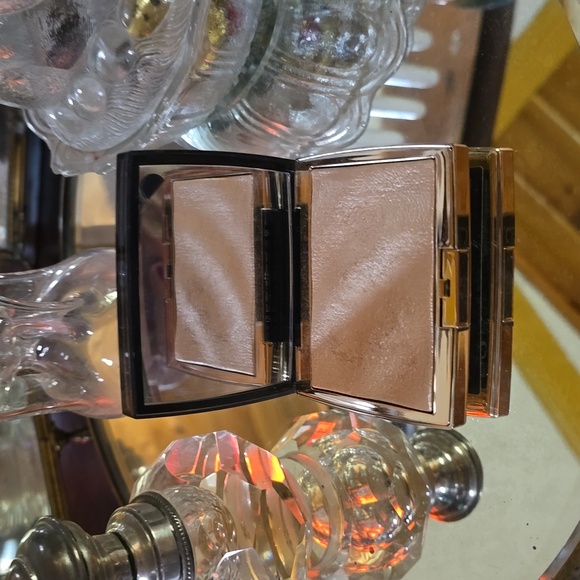 Anastasia Beverly Hills Amrezy - Picture 2 of 8